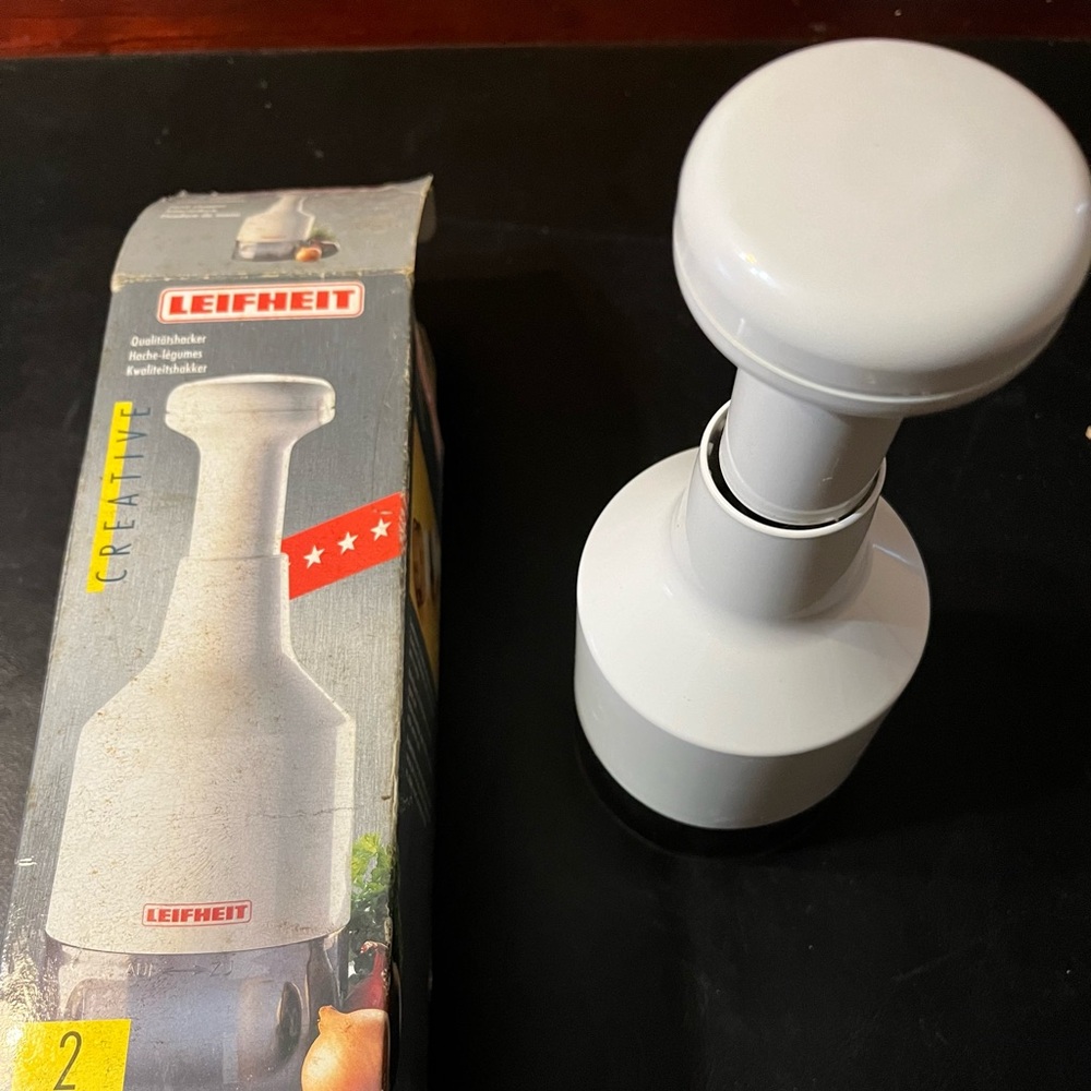 Leifheit Manual Food Chopper
